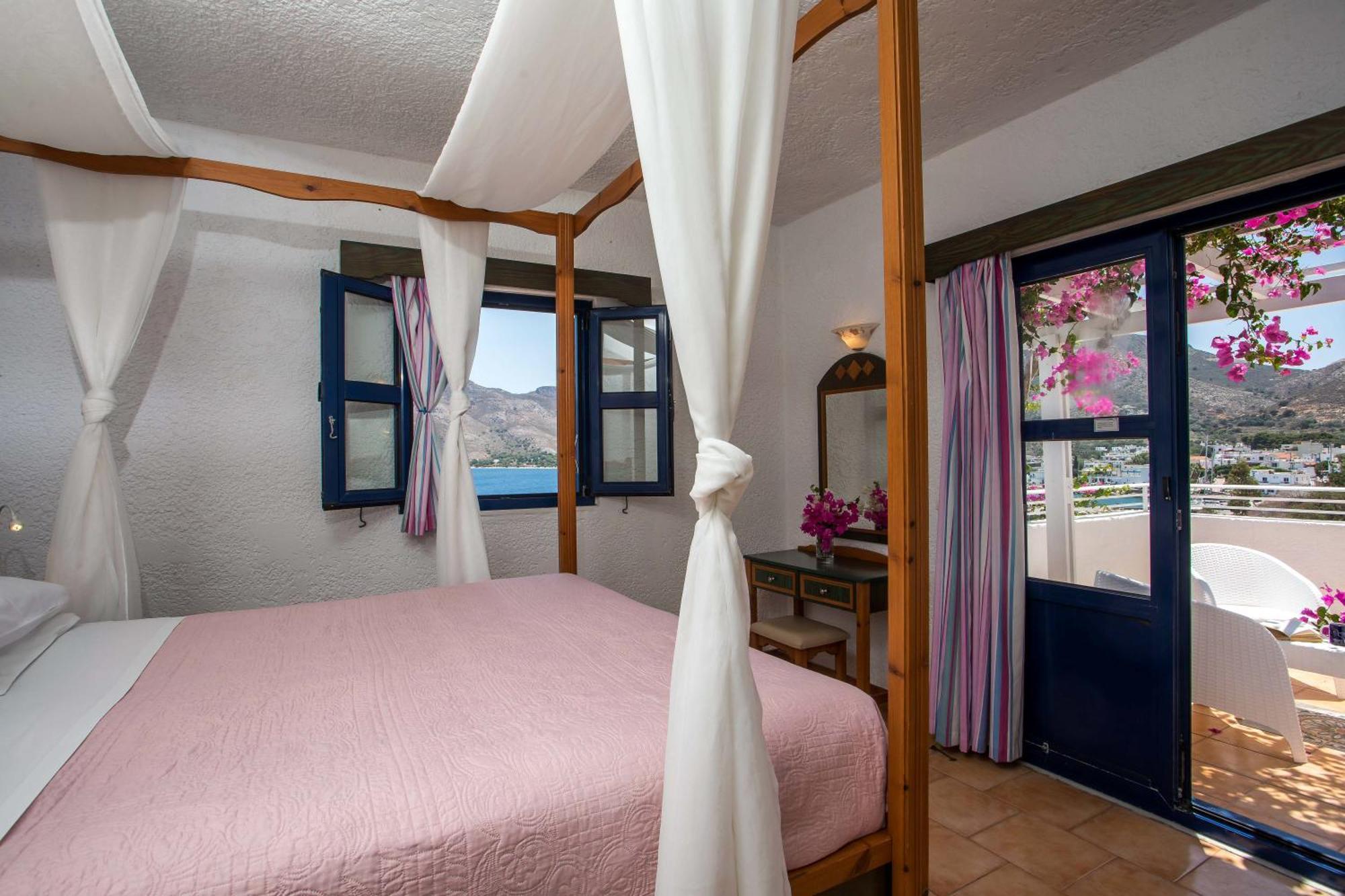 Ilidi Rock Aparthotel Livadia  Exteriör bild